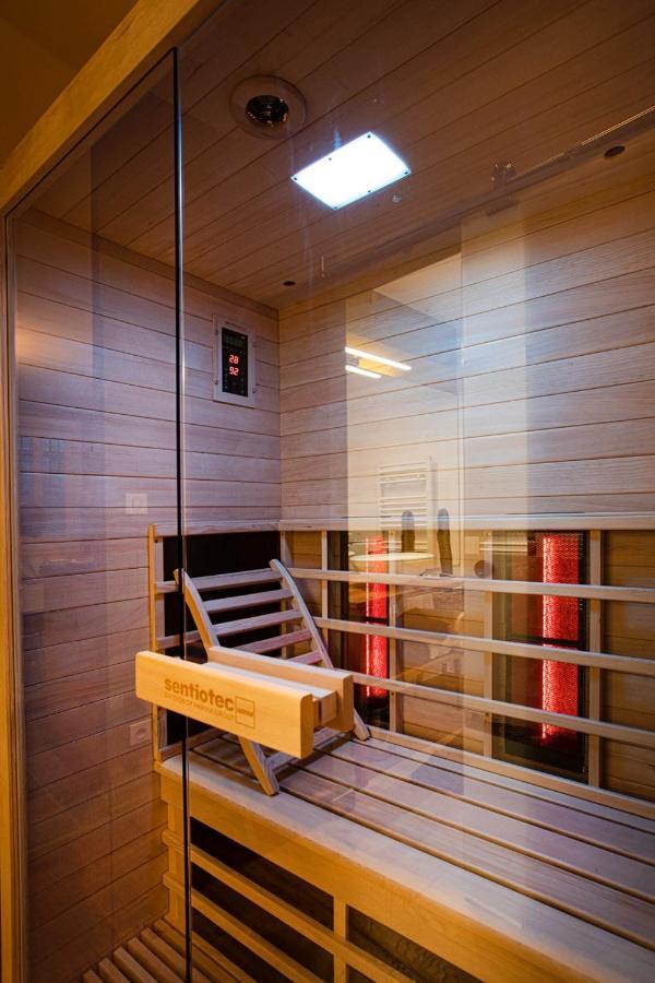 Appartement Avec Sauna Au Pied De La Citadelle เบอซองซง ภายนอก รูปภาพ